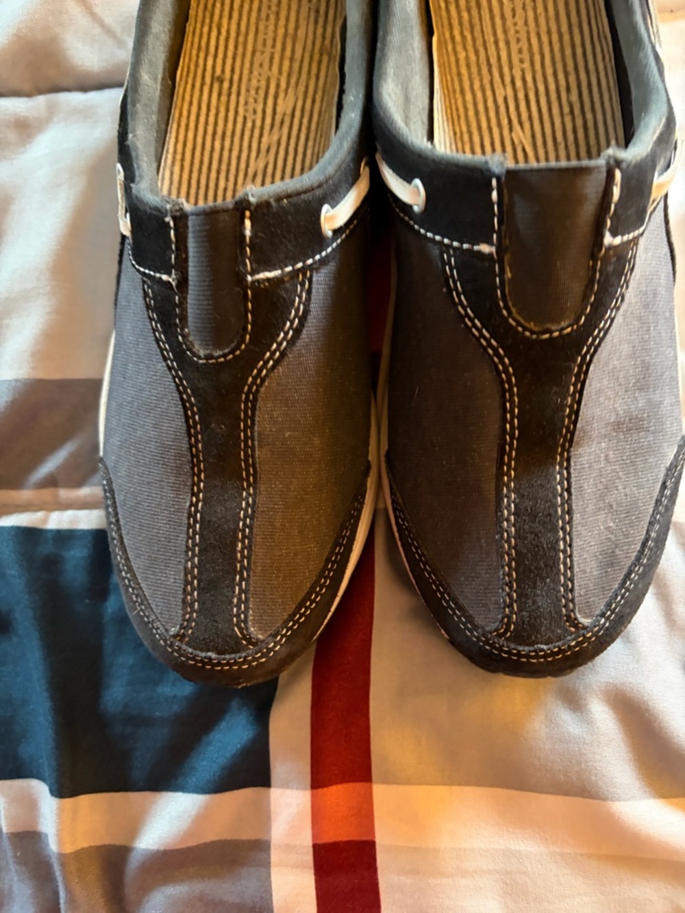 Slightly used blue size 9 ladies Casual Slip-on easy spirit